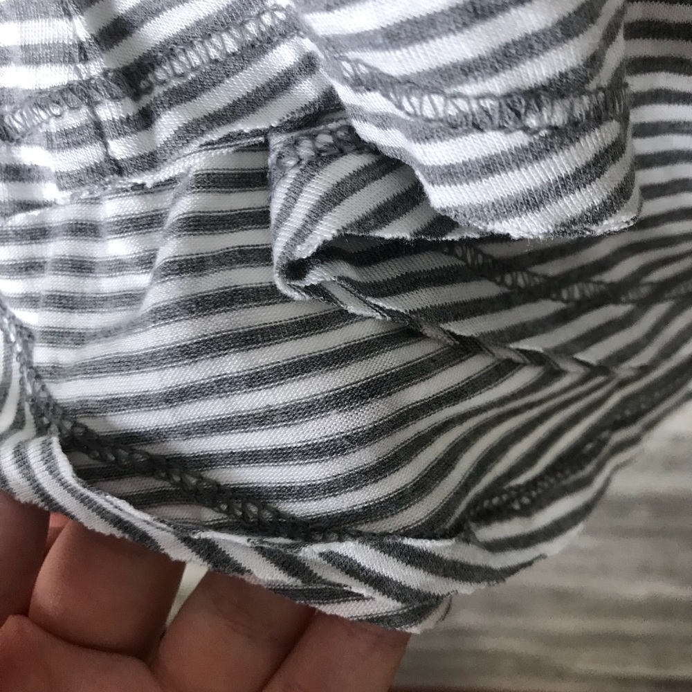 4 for $20 🔥SO Perfect Tee stripped short sleeve - Picture 4 of 4
